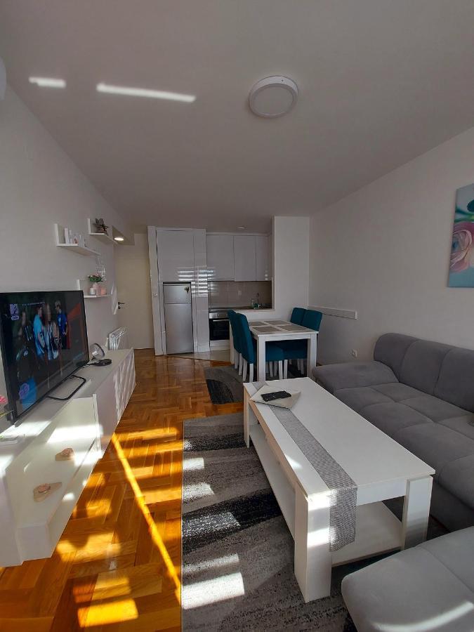 Apartman Victoria Lukavica Eksteriør bilde
