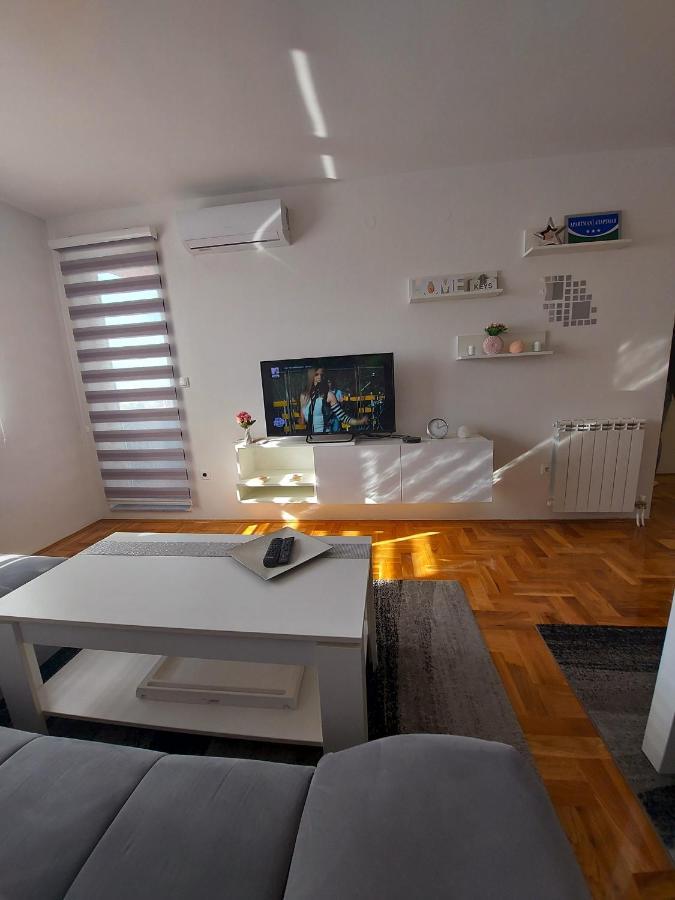 Apartman Victoria Lukavica Eksteriør bilde